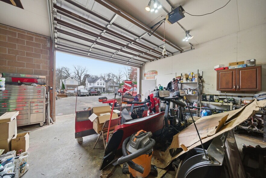 More Photos Of 435-437 Burnside St, Orange Specialty For Sale