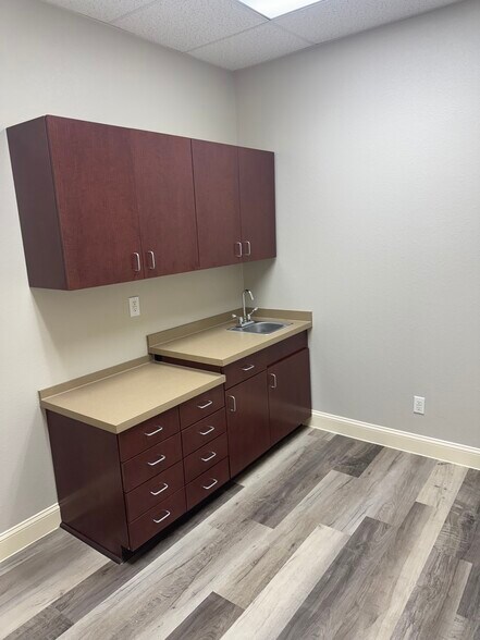 More Photos Of 6300 Stonewood Dr, Plano Medical For Sale