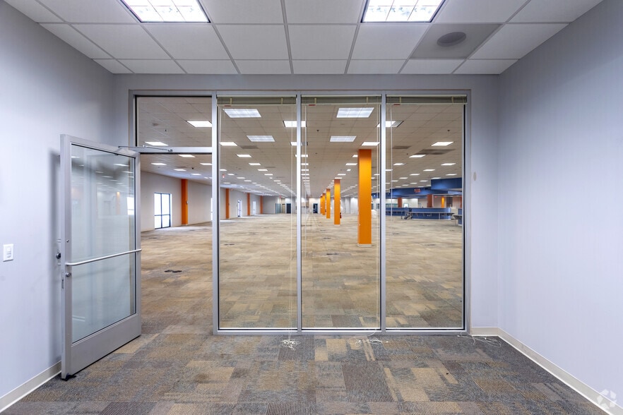 More Photos Of 2641 Sumner Blvd, Raleigh Unknown For Lease