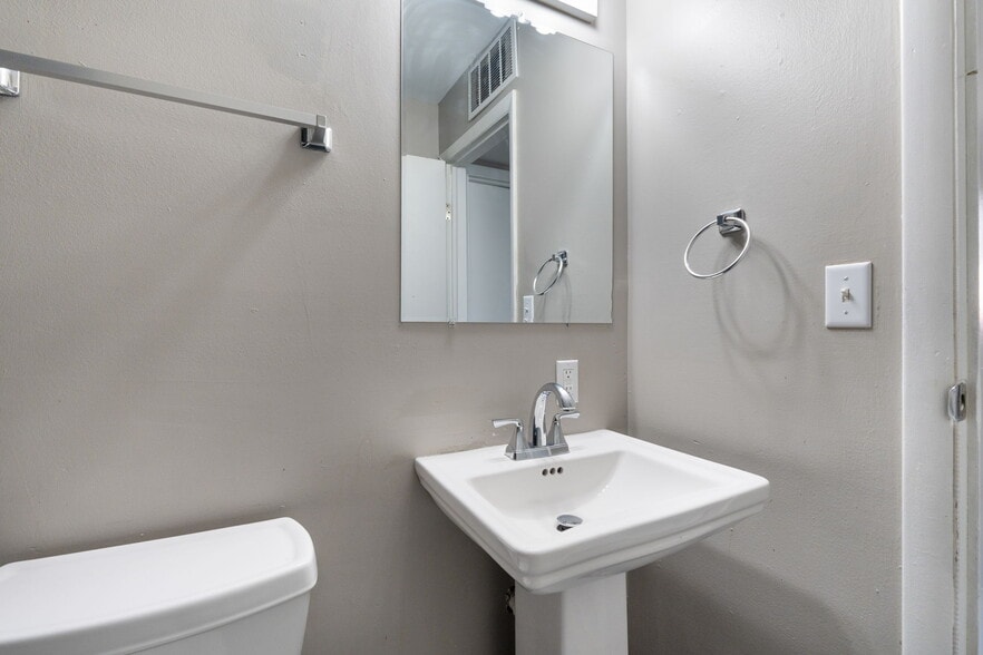 More Photos Of 1309 Fair Ave, Columbus Apartments For Sale