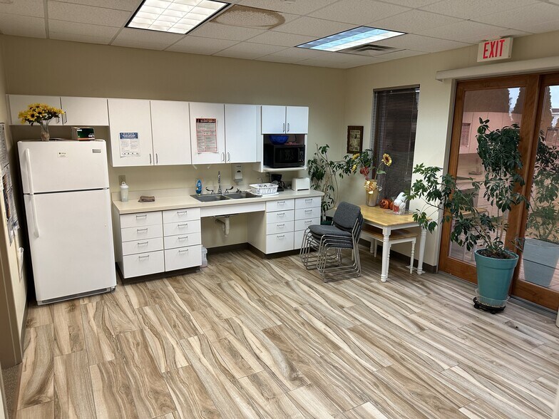 More Photos Of 461 Brown Blvd, Bourbonnais Medical For Lease
