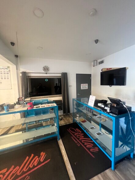 More Photos Of 1395 S Sheridan Blvd, Lakewood Freestanding For Lease