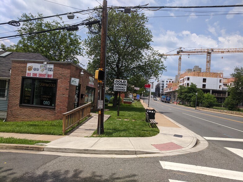 More Photos Of 901 W Broad St, Falls Church Freestanding For Sale