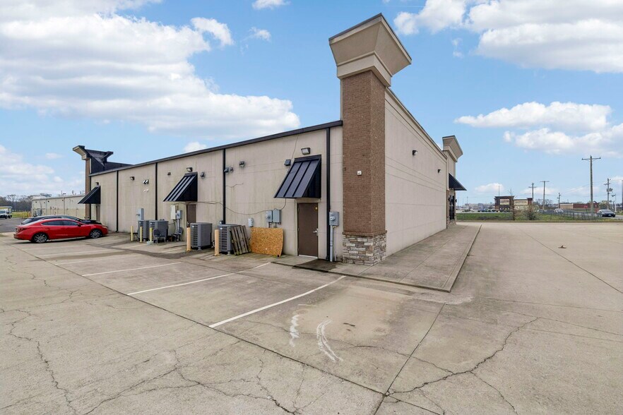 More Photos Of 206 Claire Ave, Oak Grove General Retail For Lease