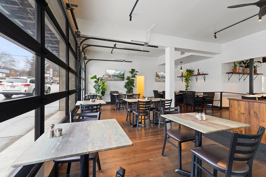 More Photos Of 405 E Indiana Ave, Coeur D Alene Storefront Retail Residential For Lease