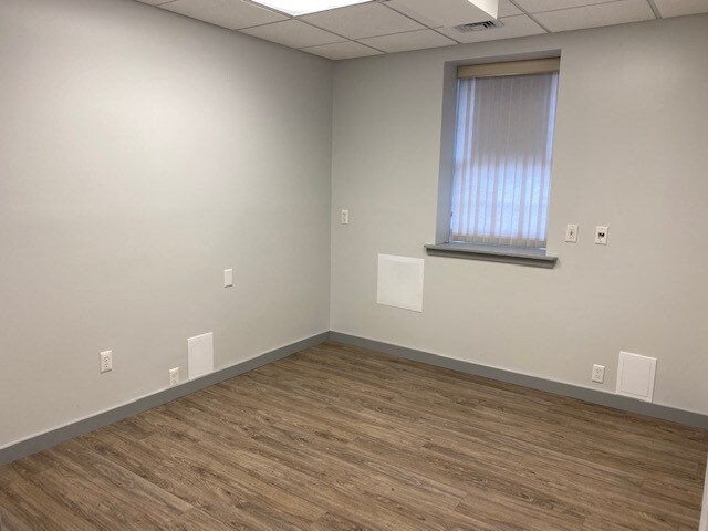 More Photos Of 8 Main St, Flemington Office For Lease