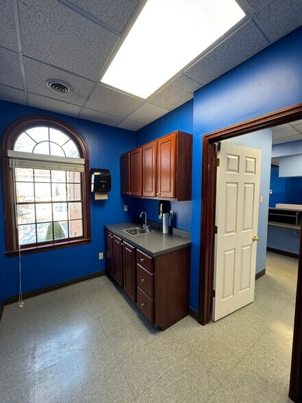 More Photos Of 514 Pellis Rd, Greensburg Medical For Lease