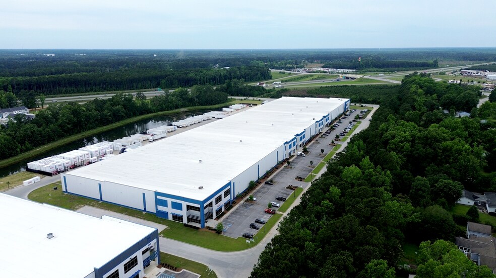 More Photos Of 830 Drop Off Dr, Summerville Warehouse For Lease