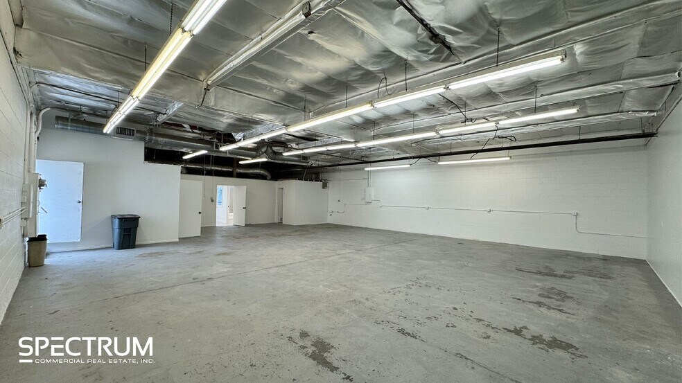 More Photos Of 8755 Remmet Ave, Canoga Park Warehouse For Lease