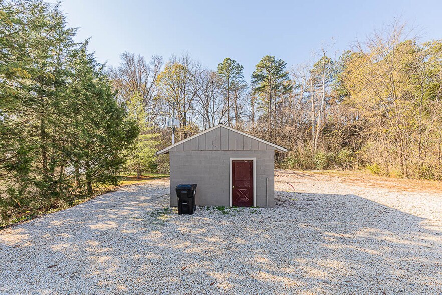 More Photos Of 13185 Hanover Courthouse Rd, Hanover Freestanding For Lease