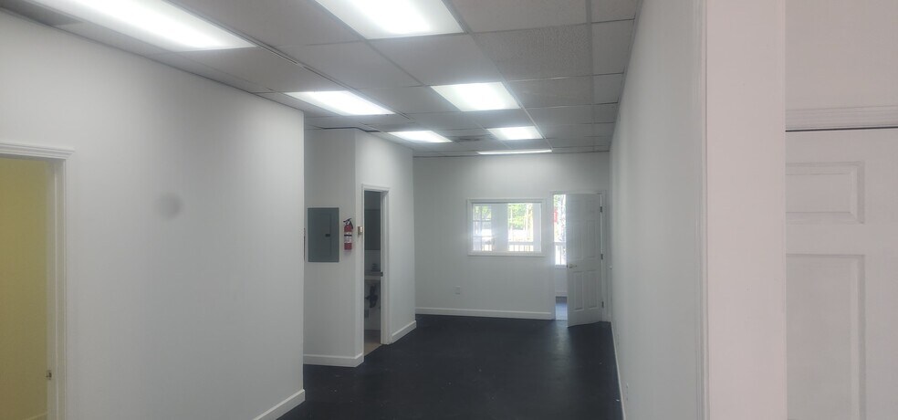 More Photos Of 861 Holcomb Bridge Rd, Roswell Office For Lease
