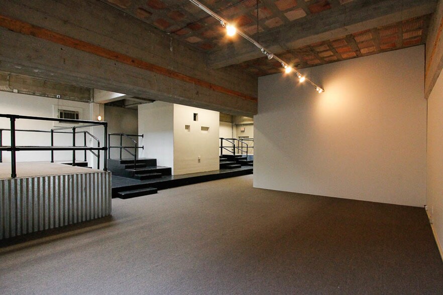 More Photos Of 1945 S Halsted St, Chicago Loft Creative Space For Lease