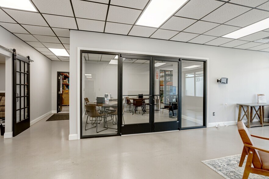 More Photos Of 1100 Menzler Rd, Nashville Warehouse For Sale