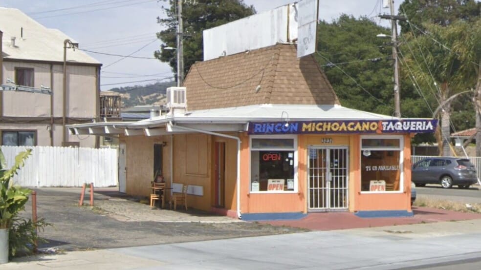 More Photos Of 3231 Macdonald Ave, Richmond Restaurant For Lease