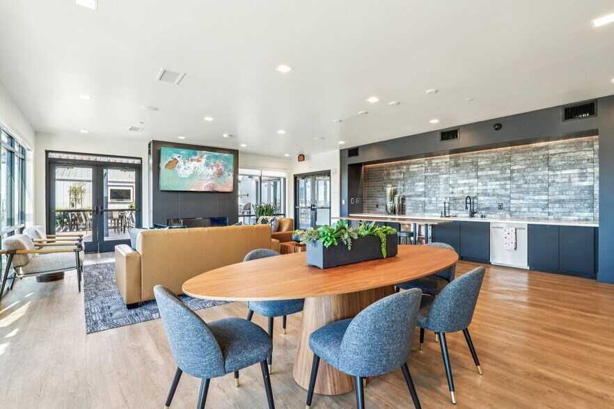 More Photos Of 251 6th St, Sacramento Apartments For Lease