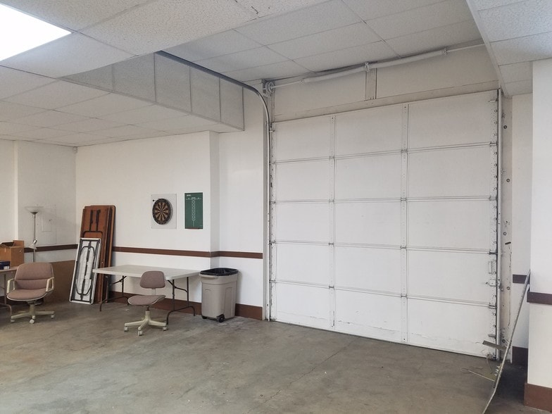 More Photos Of 7527 Gary Rd, Manassas Warehouse For Sale