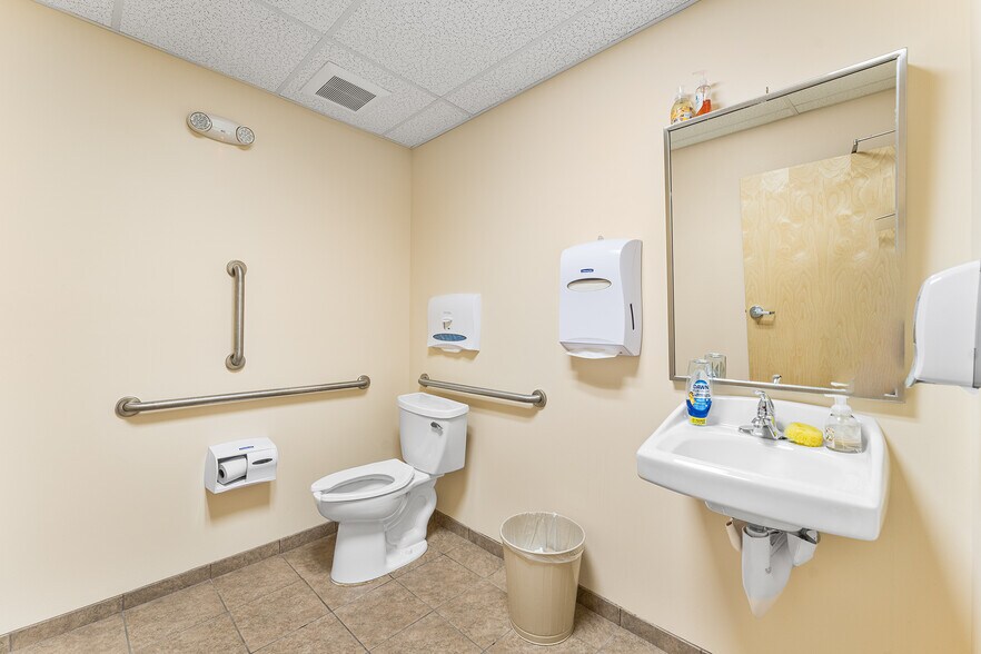 More Photos Of 1206 W Sherman Ave, Vineland Medical For Sale