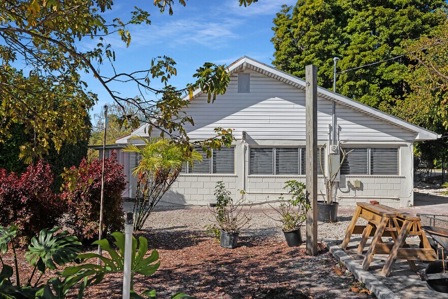 More Photos Of 27001 Overseas Hwy, Cudjoe Key Garden Center For Sale