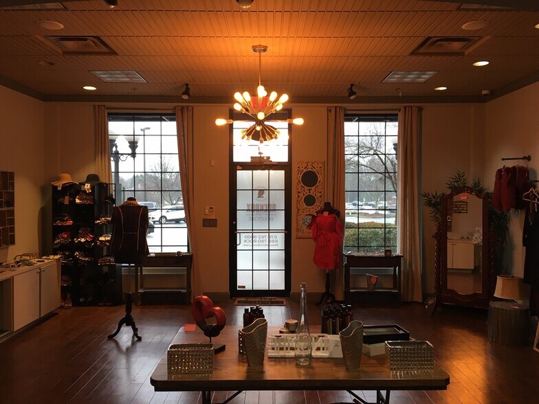 More Photos Of 11550 Webb Bridge Way, Alpharetta Unknown For Lease
