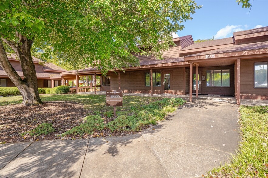 More Photos Of 1904 Front St, Durham Medical For Lease