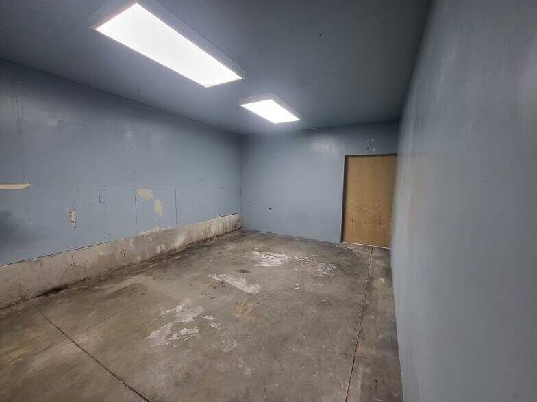 More Photos Of 3938 E 240 North, Rigby Warehouse For Lease