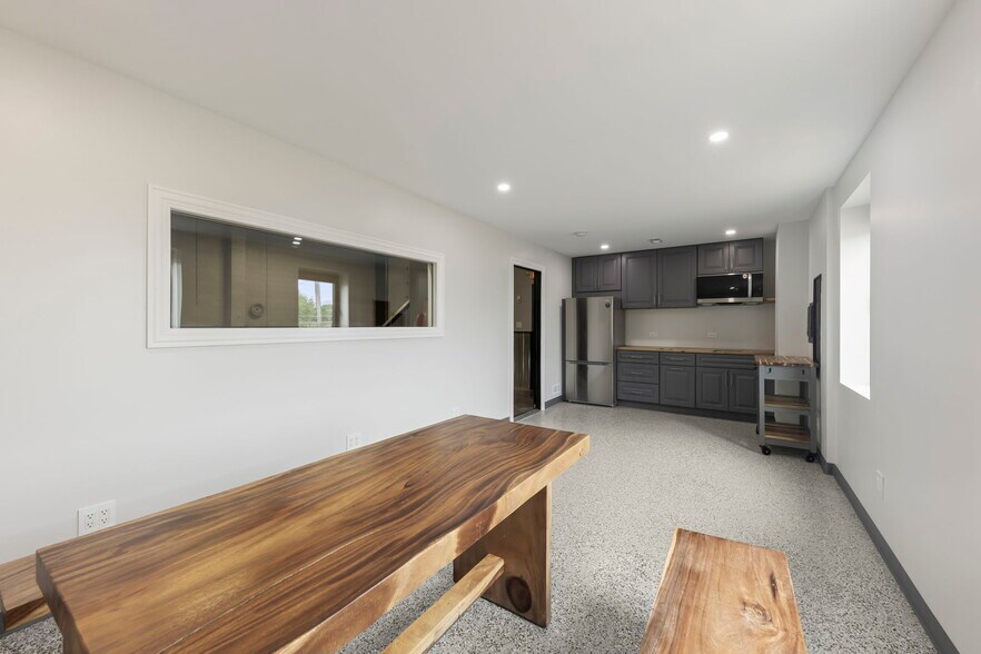 More Photos Of 103 Quarry Rd, Rochelle Warehouse For Sale