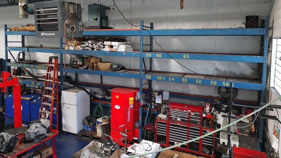 More Photos Of 5000 W Cermak Rd, Cicero Auto Repair For Sale