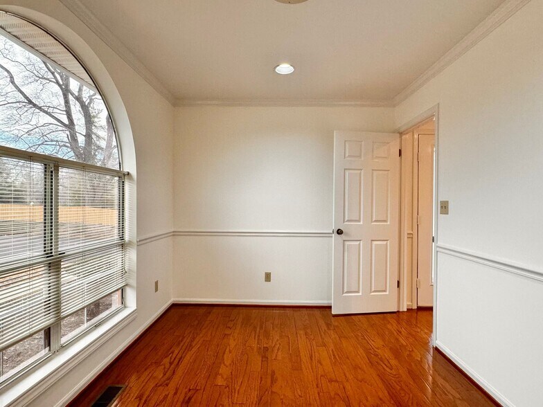 More Photos Of 2820 Hydraulic Rd, Charlottesville Apartments For Lease