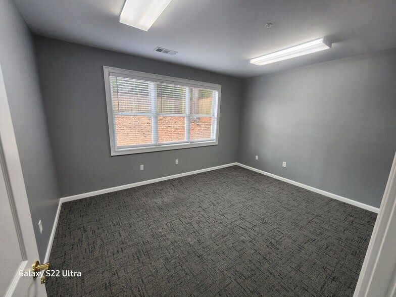 More Photos Of 2551 Roswell Rd, Marietta Medical For Lease