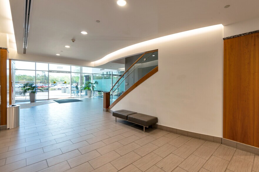 More Photos Of 9201 E Mountain View Rd, Scottsdale Medical For Lease