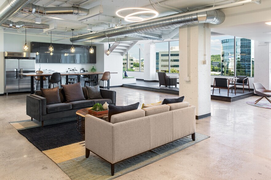 More Photos Of 8614 Westwood Center Dr, Vienna Office For Lease
