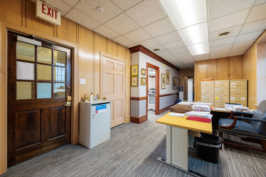 More Photos Of 16 S 2nd St, Richmond Office For Lease