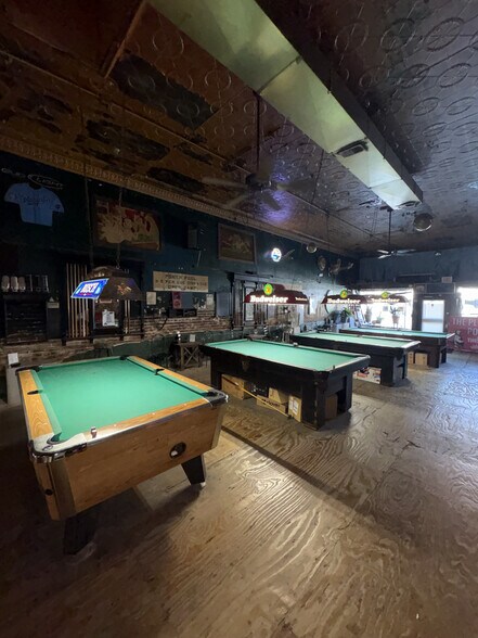 More Photos Of 119 S 1st St, Pleasant Hill Specialty For Sale