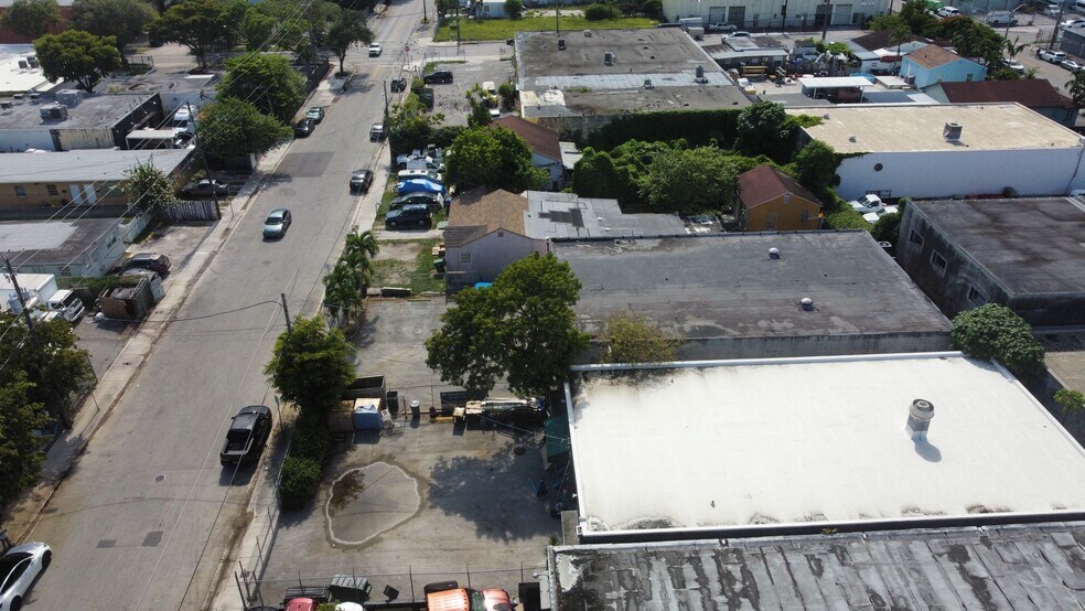 More Photos Of 1847 NW 21st St, Miami Warehouse For Lease