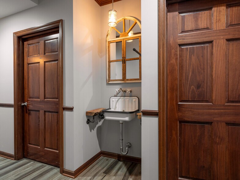More Photos Of 105 6th Ave, Saint Albans Medical For Sale