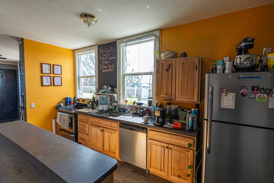 More Photos Of , Tacoma Multifamily For Sale