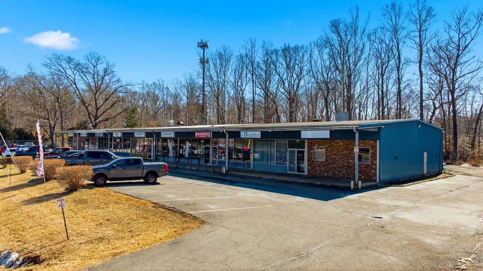 More Photos Of 5472-5486 Southern Maryland Blvd, Lothian Storefront For Sale