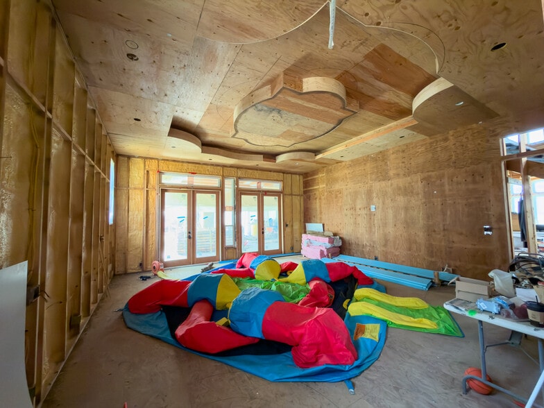 More Photos Of 46914 US-101, Bandon General Retail For Sale