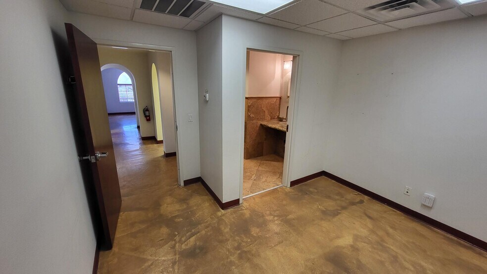 More Photos Of 1825 E Flamingo Rd, Las Vegas Office For Sale