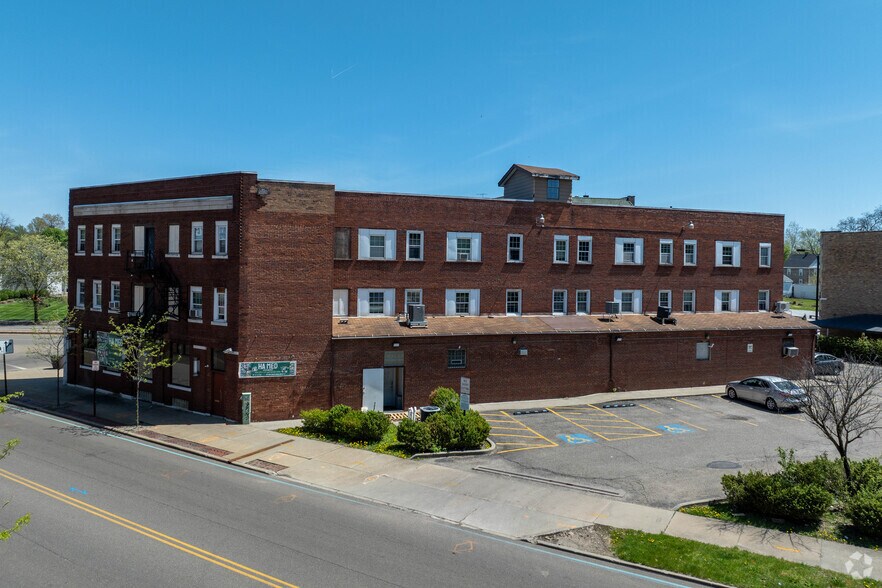 More Photos Of 788-798 N Main St, Akron Apartments For Lease