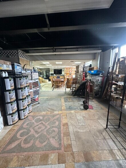 More Photos Of 2499 Long Beach Rd, Oceanside Showroom For Lease