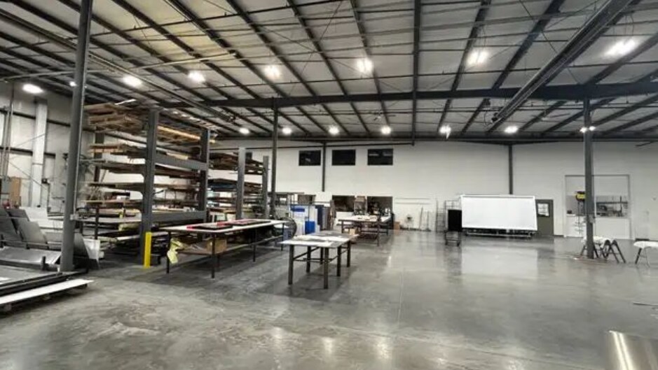 More Photos Of 4302 Security Pky, New Albany Manufacturing For Lease