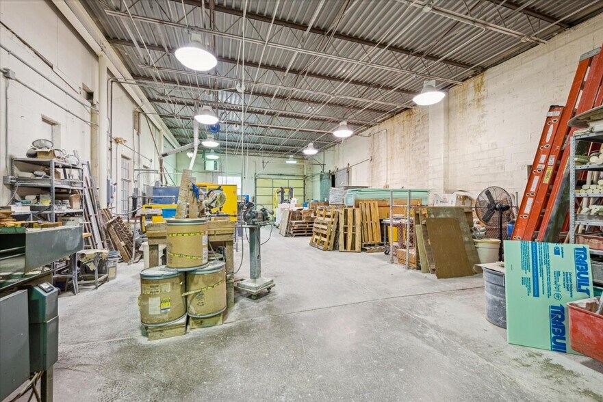 More Photos Of 337 Warren Ave, Stirling Industrial For Sale