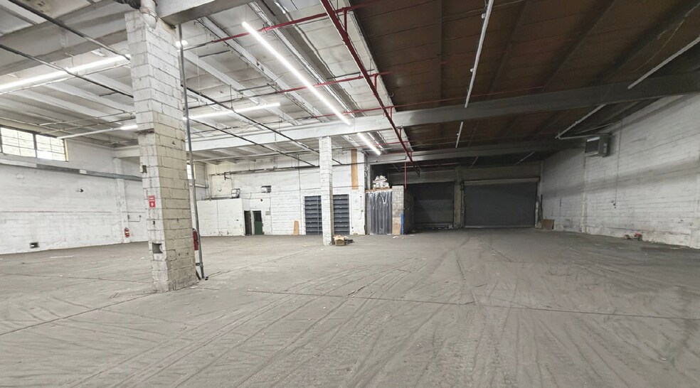 More Photos Of 4302 Glenwood Rd, Brooklyn Warehouse For Lease