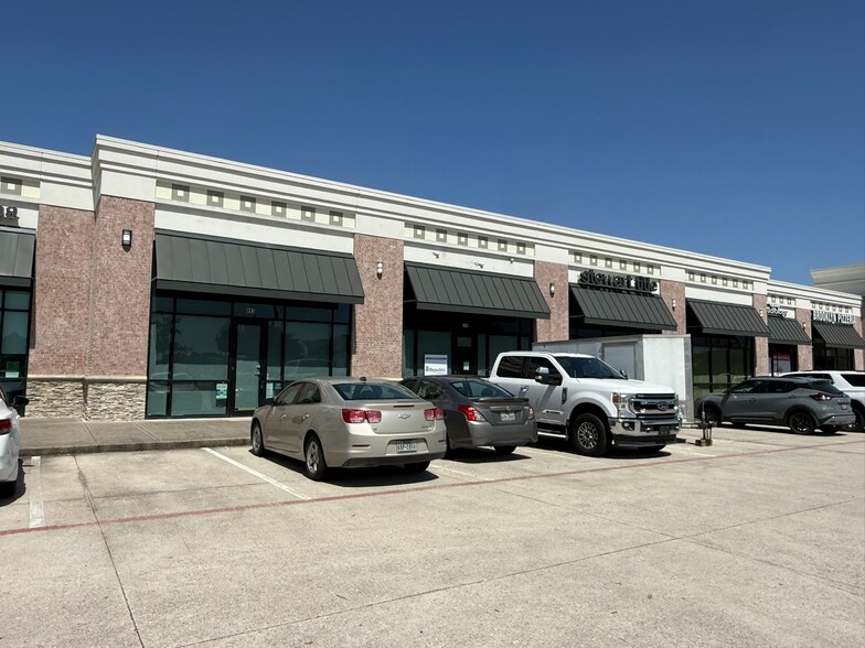 More Photos Of 9121 Broadway St, Pearland Unknown For Lease