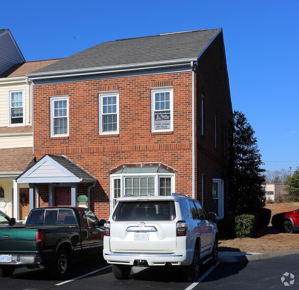 More Photos Of 1300-1302 Ashley Sq, Winston-Salem Office For Lease
