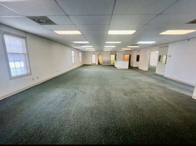 More Photos Of 964 S Fayetteville St, Asheboro Office For Lease