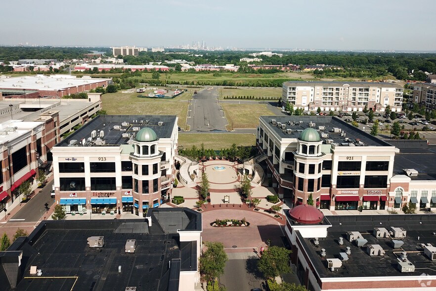 More Photos Of 923 Haddonfield Rd, Cherry Hill Freestanding For Lease