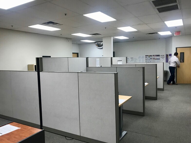 More Photos Of 2075 S Cottonwood Dr, Tempe Medical For Lease