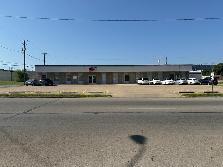 More Photos Of 1414 12th St, Portsmouth Freestanding For Lease